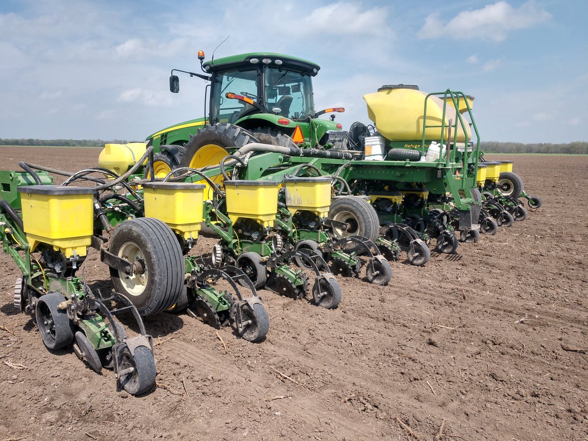 AaronMartinka's tweet photo. #cotton19 coincided with #wheat19 harvest
#cotton20 coincides with #wheat20 fungicide
The way it should be https://t.co/4dryLdwW1m