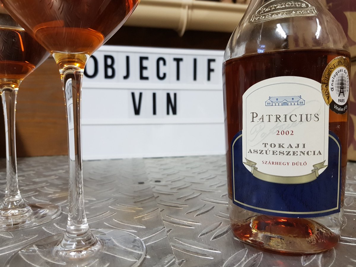 Objectif_Vin's tweet photo. Retour à l'essentiel avec un Tokay #Eszencia
@PatriciusTokaj
#LaVigneContinue
#mabouteilledeconfinement
#vin #wine
#ObjectifVin https://t.co/rhMQgY9Ssh