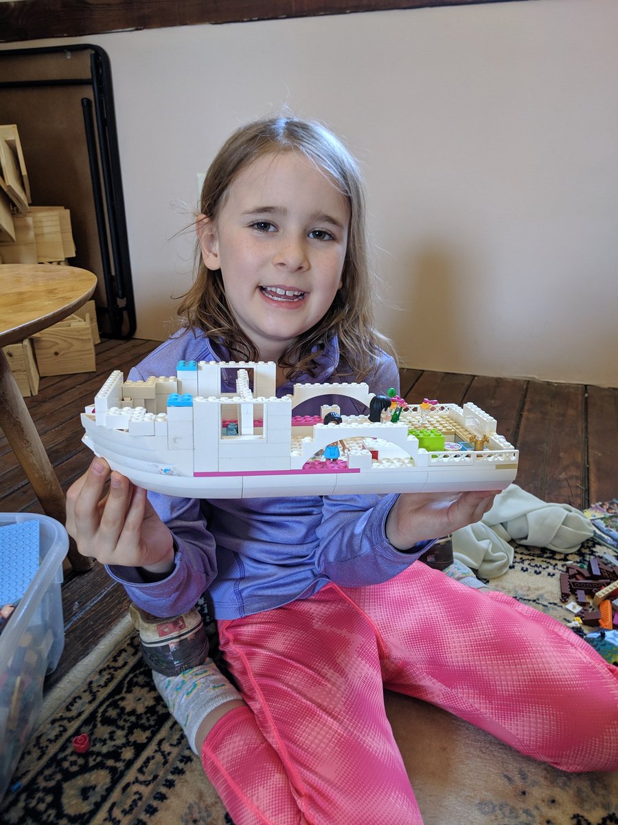 wendy_juniper's tweet photo. @KlotzSusan Four friends in a boat, with a Lego dog. https://t.co/eXYKJYjb9A