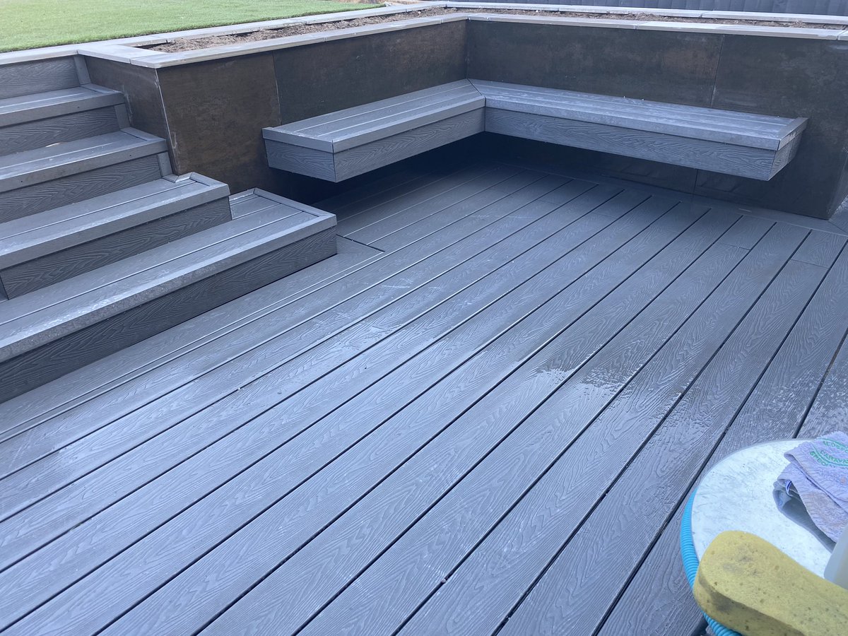 GKWilsonGardens's tweet photo. Composite deck, floating bench and XLS porcelain cladding from the one and only @ArbourLandSol #compositedecking #landscaping #floatingbench https://t.co/zbZ9QJR4wT