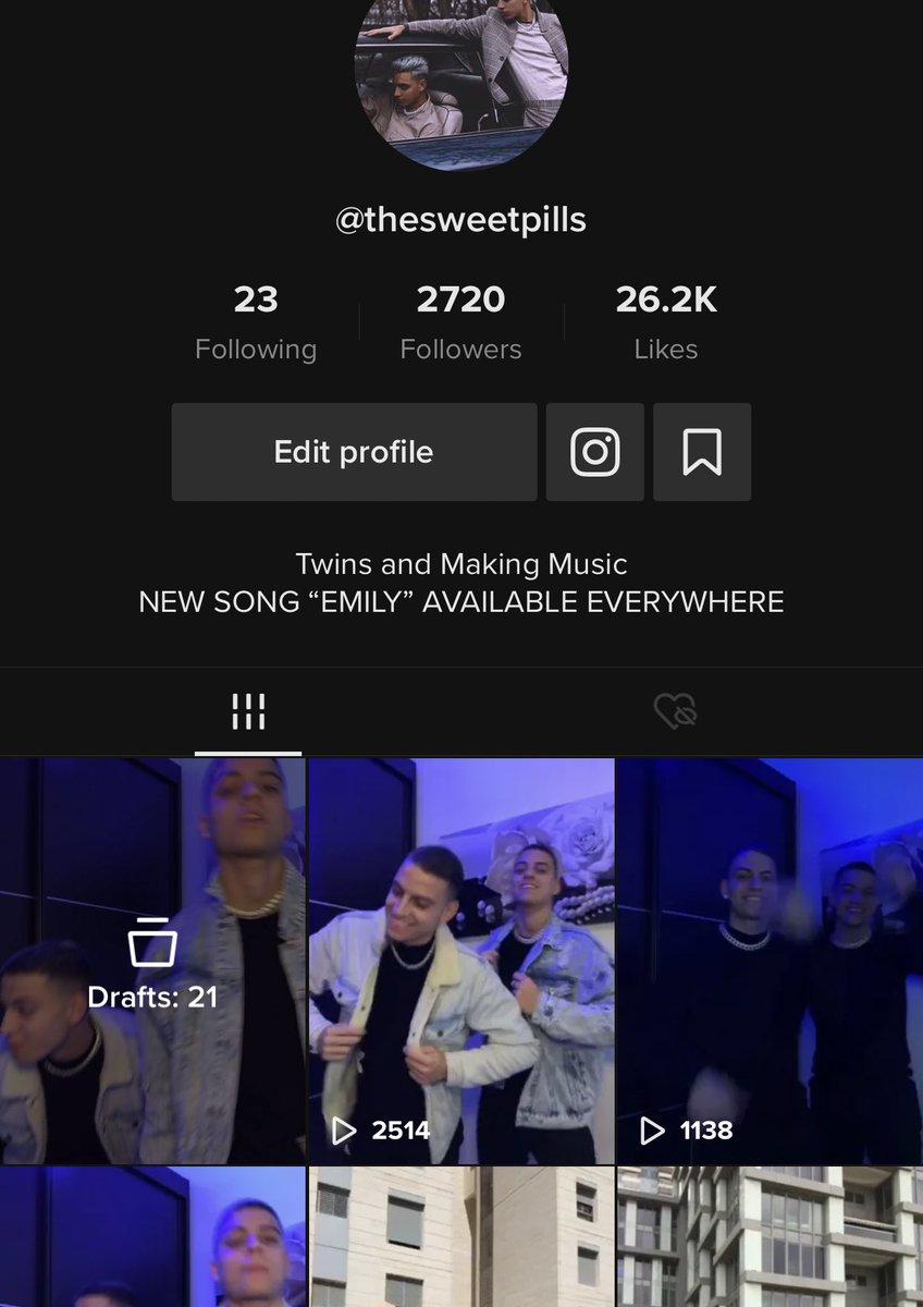 Thesweetpills's tweet photo. New videos on TikTok 🖤 
Go watch them 🤯 @-ThesweetPills https://t.co/ZJWIhEUbWg