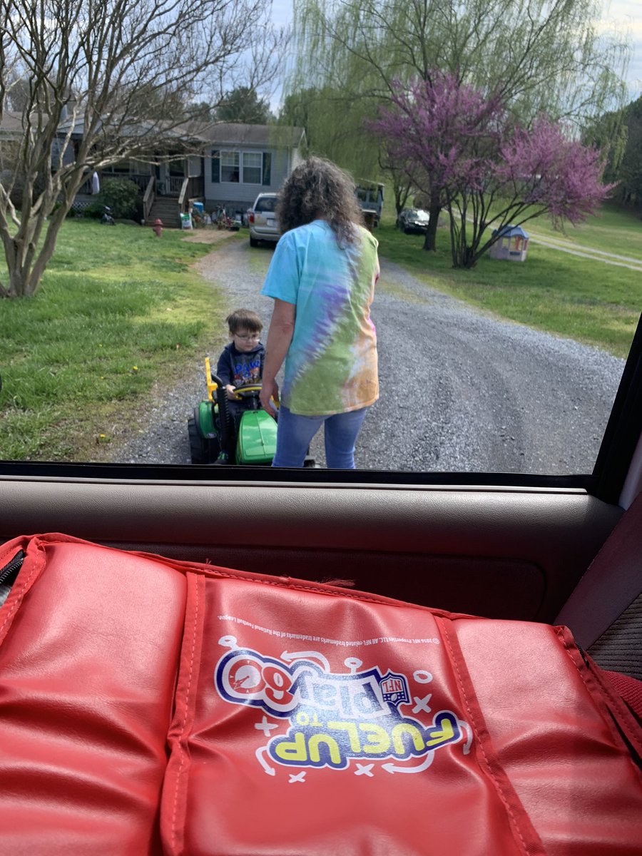 charles_santore's tweet photo. Today in adventures in delivering school lunches, one sweet girl gave me a roll of toilet paper. #BCPS #schoollunches #thankssweetieiwasdowntomylastroll https://t.co/8cs64Z7yBy