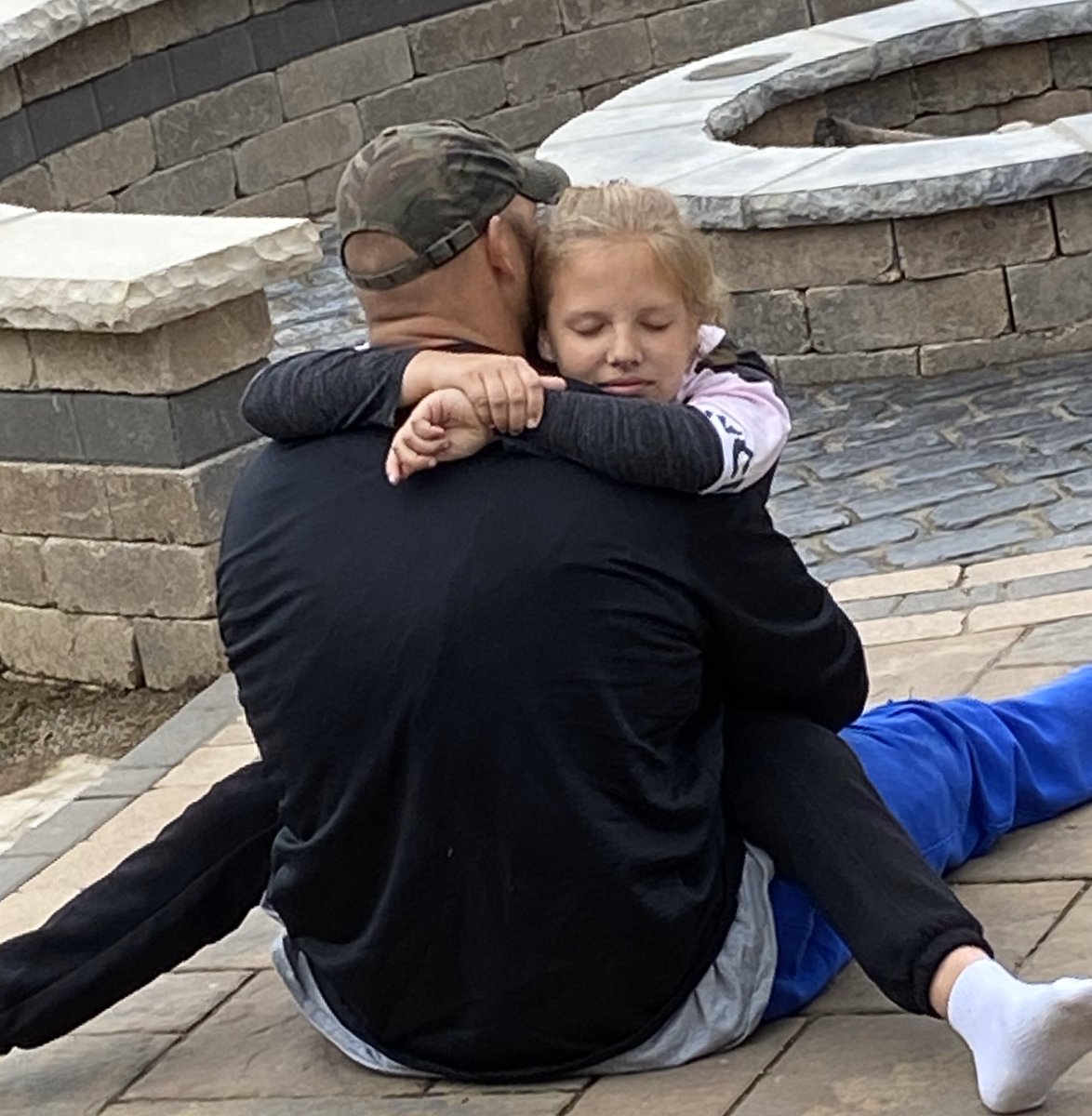 Kirs10Schaefer's tweet photo. On the days where your 9 year old just needs some extra love. #OurEmma @CoachSchaefer62 https://t.co/yHIAtYnutO