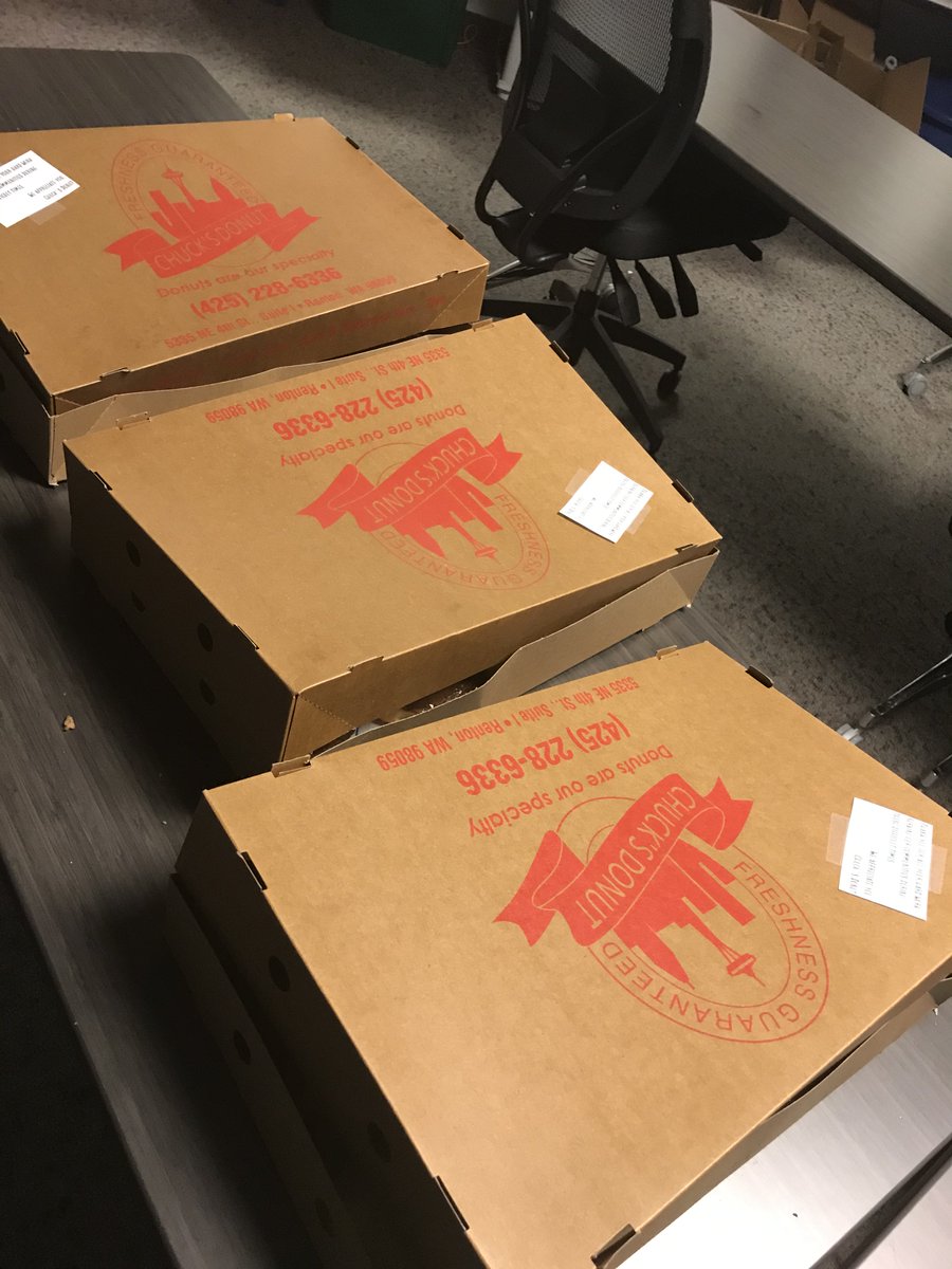 RentonpdWA's tweet photo. HUGE shoutout to @ChucksDonuts for bringing by these boxes of deliciousness. Definitely know the way to our hearts. -LM https://t.co/45biG2XdBU