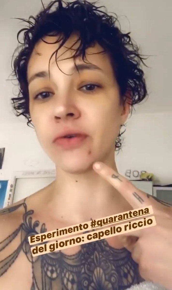 Velliniverso On Twitter Does Asia Argento Read These Posts Well The Next Day After I Made Fun Of Her Adult Acne She Did A Story About Her Zits She Asks That