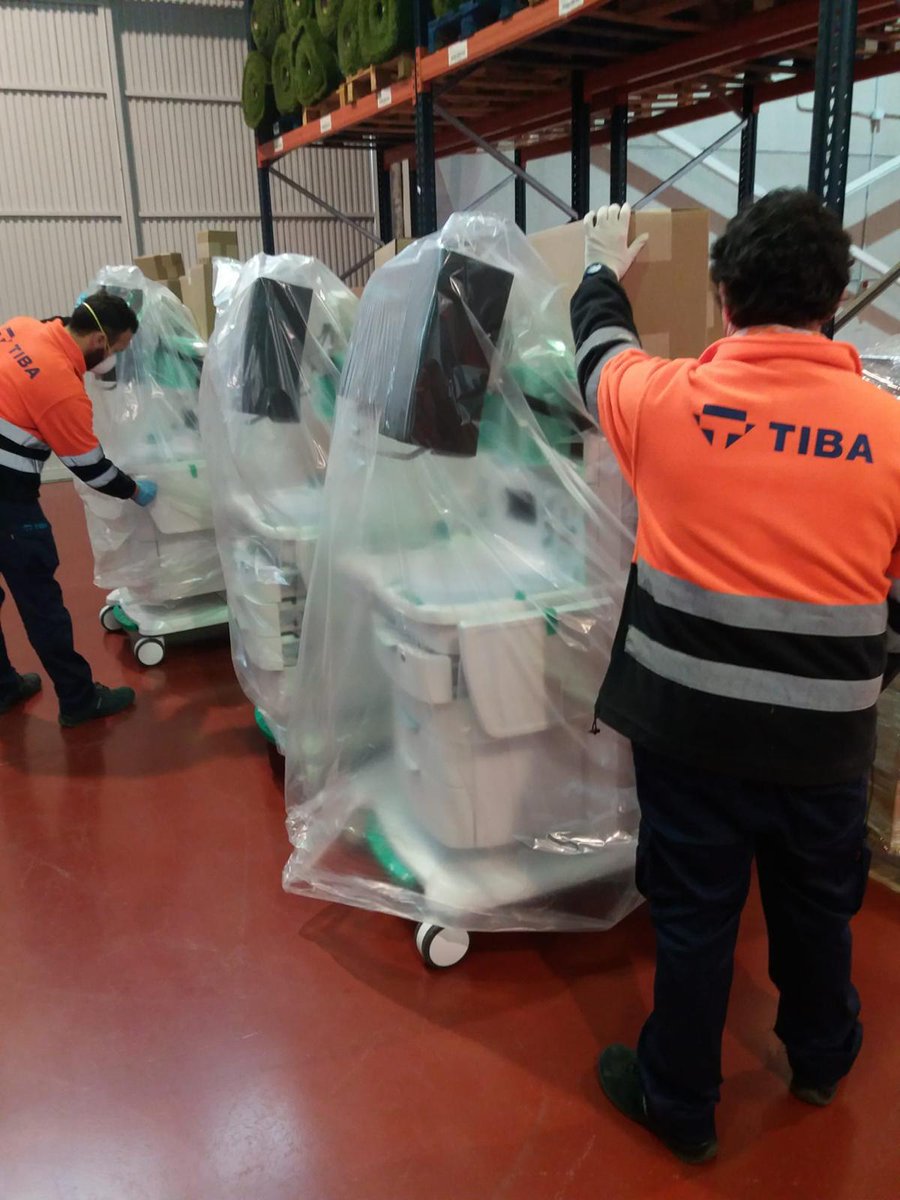 Realizamos en nuestros almacenes sanitarios, el montaje de respiradores UCI, importados de USA, su transporte hasta Hospitales de Madrid y Orense y la instalación y configuración de dichos equipos. #logisticasanitaria. #Covid19, #EsteVirusLoParamosUnidos