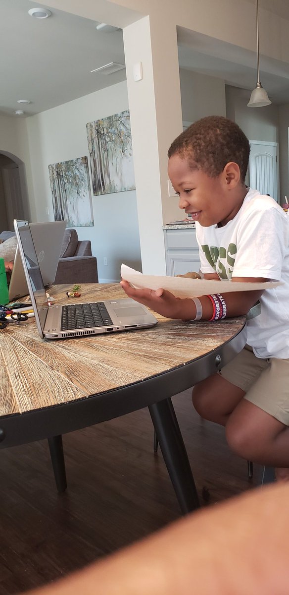 RWilliams_EDS's tweet image. My @hfemiway kindergartner has commandeered my laptop to have a conference with Mrs. Webster and Mrs. Gates. It is show &amp;amp; tell Friday!!
Today&apos;s writing prompt assignment was all about show and tell. #WeLoveToSeeIt #RemoteLearningInHenry