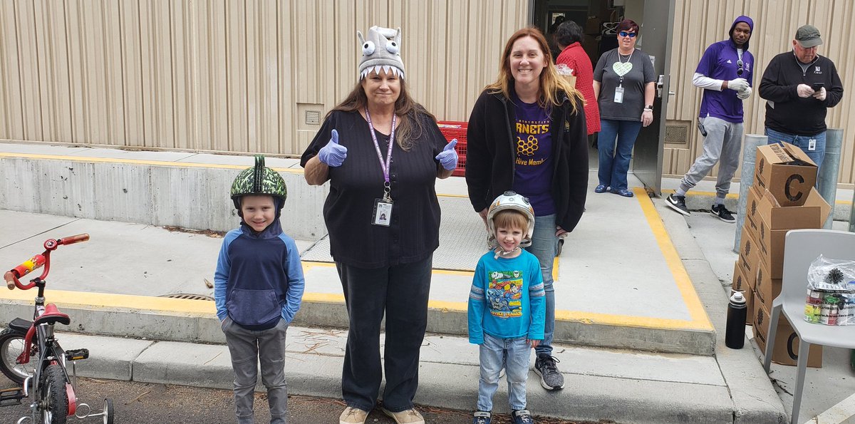 anessag6's tweet photo. Two chicken nuggets day /one week! @NKCSchools @NorthtownNews #biketolunch https://t.co/wg9dlBlKyC