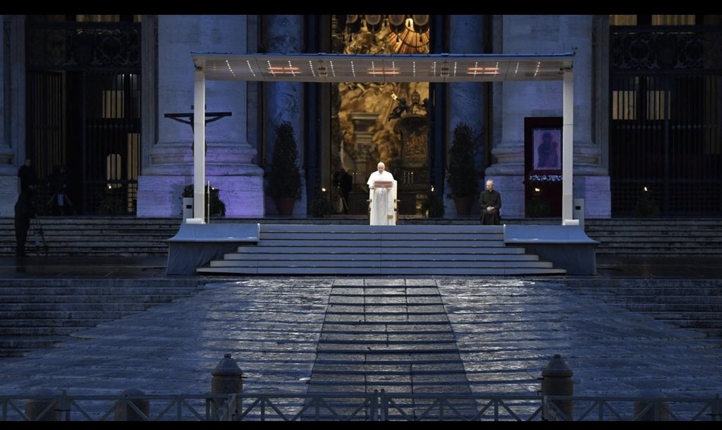 vaticannews_it's tweet photo. #27marzo #PreghiamoInsieme #PapaFrancesco: “La tempesta smaschera la nostra vulnerabilità e lascia scoperte quelle false e superflue sicurezze con cui abbiamo costruito le nostre agende, i nostri progetti, le nostre abitudini e priorità”. https://t.co/RhUGJd0Anr
