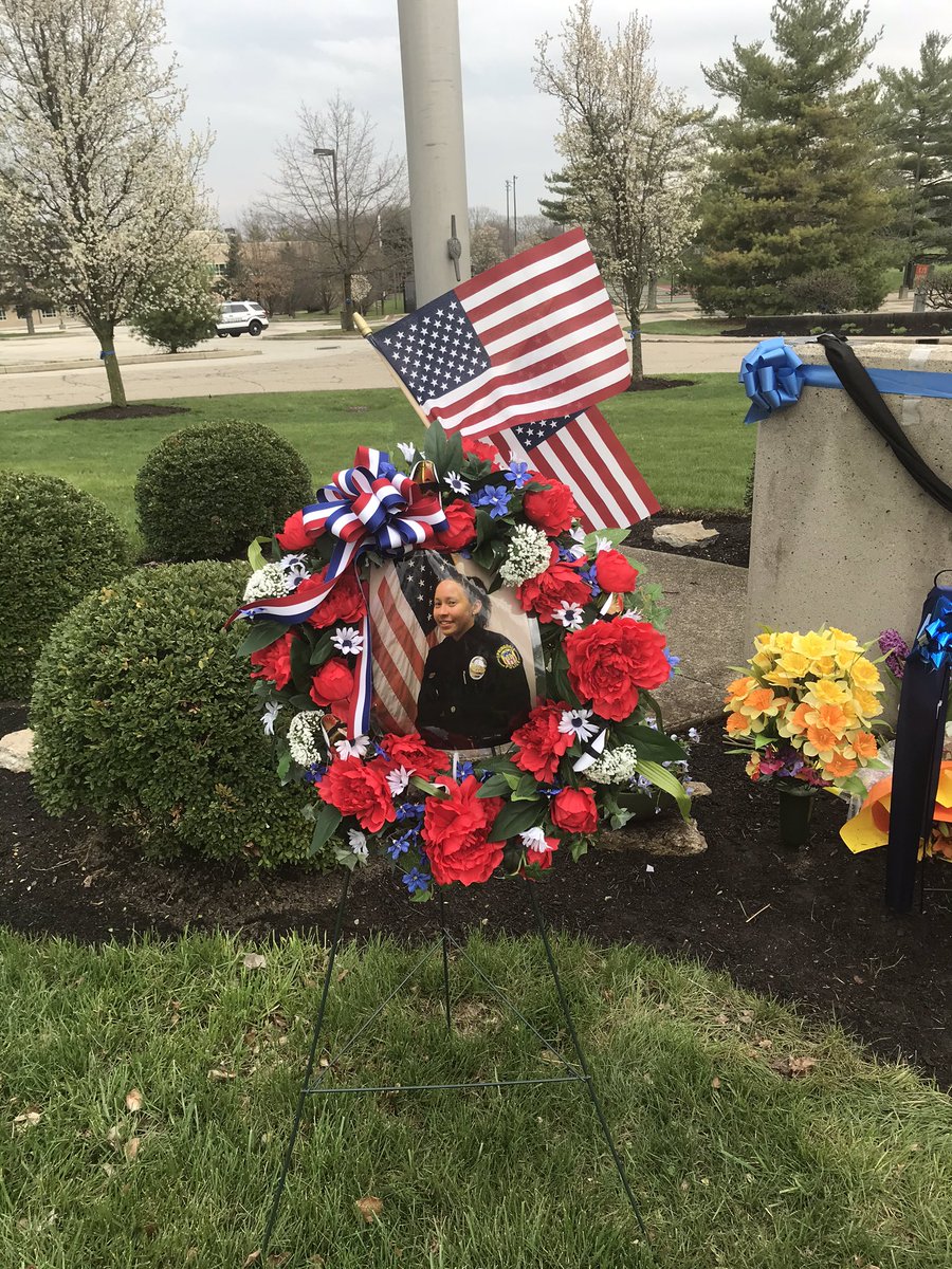 almoorman94's tweet photo. Peaceful thoughts and prayers for the family of #KaiaGrant and the @SpringdaleOH Police Department as my #walk2milestilweseekids takes me past their building today. @AdenaElementary #WEareLakota https://t.co/Am1v0UJxEe