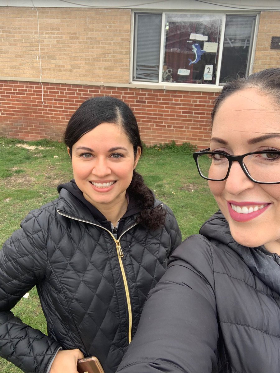 MsArenas14's tweet photo. @JessicaVizcarr9 and I got to deliver some chromebooks to our students. She drove her car, I drove my mine. ππ #Elearning #distancelearning #MsArenas #DualLanguage #ShaferSharks π¦ https://t.co/pgWI8oDuFu