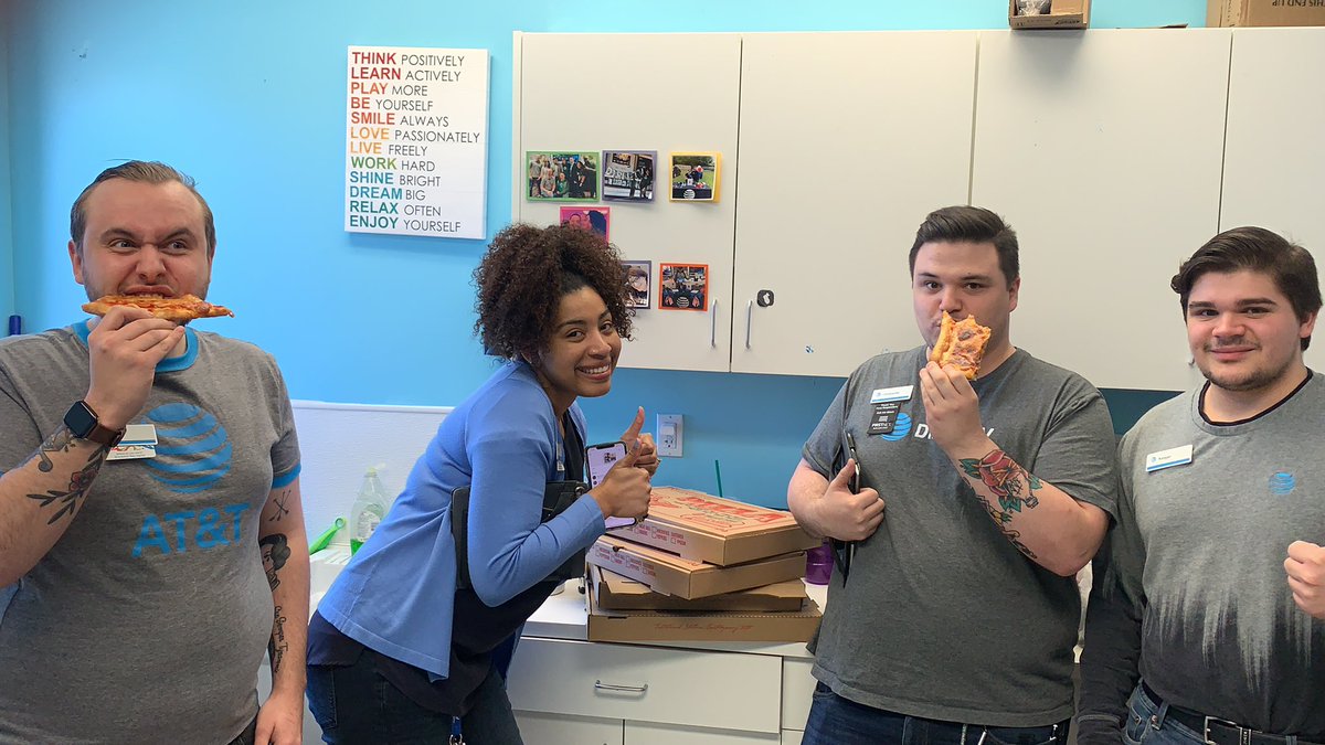 TedMichaliga's tweet photo. AT&amp;T truly takes care of the their employees!!  Thru these hard times, they still take care of us.  Thank you @WilliamGStovall for the free lunch for our employees here in Scranton Siniawa.  @Jon_Russell__ @Trisha__Torres https://t.co/n867MI68lo