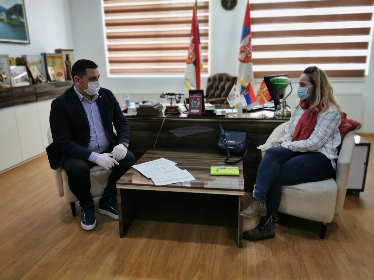 UNICEFKosovo's tweet photo. For people living with disability it is very hard to cope with this current situation #COVID19 Today, @ivanam007 met with the Mayor to identify the needs and join forces to support the most marginalized communities. #WhileAtHome #StayConnected https://t.co/q5U9yOQDiz