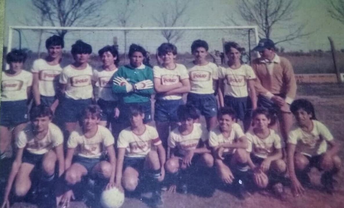 clubbenhur's tweet photo. 🐺 #Los80DeLaBH. Compartimos más fotos de #BenHur. Las #Cat1973 y #Cat2000 de fútbol, las #Cat1978 y #Cat1979 de básquet. #Gracias.
8️⃣0️⃣ #Aniversario 🎉
#QuedateEnTuCasa 💪
👉 Mandanos tu #Foto 📸
#VamosLobos 🔵⚪🔵 https://t.co/3QVoW70zEc