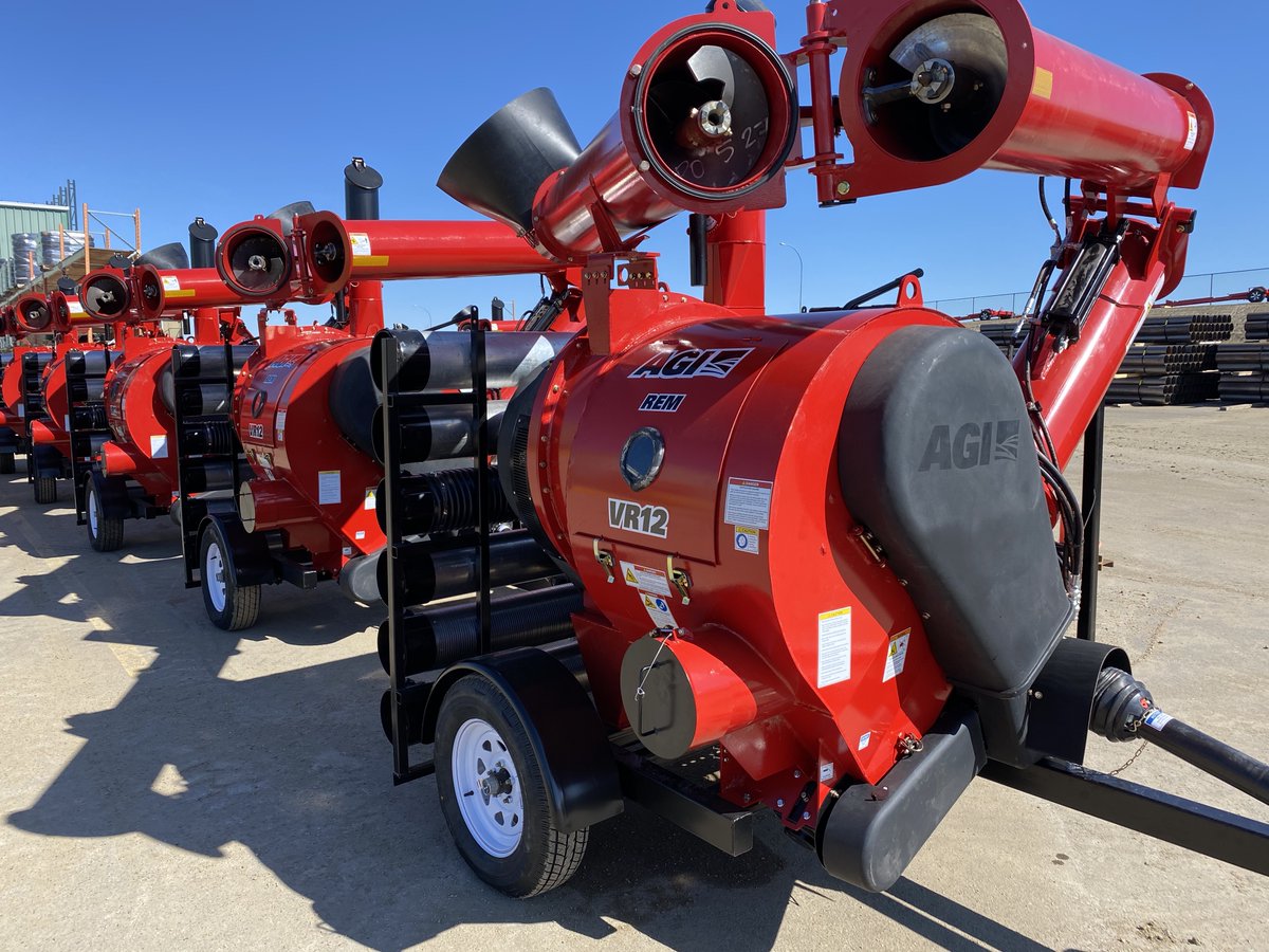 DuclosJody's tweet photo. Some fresh new @AgGrowthIntl #rem #VR12 #GrainVacs waiting for their ride to their new destinations! #nomorebugs #nomoredustysoreback https://t.co/aMaxaTDZC7