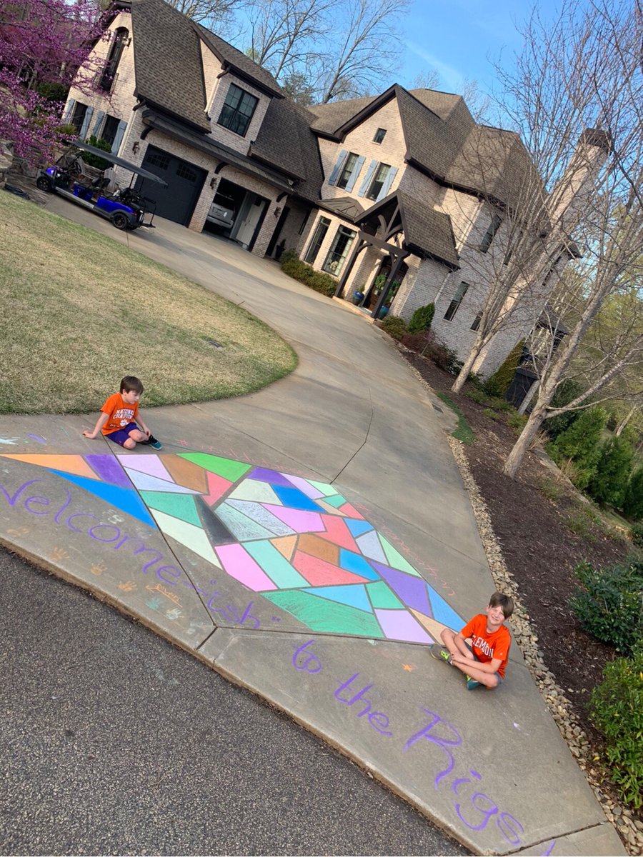 EzellLayne's tweet photo. Yesterday I sent my kids a video of me dancing and being silly. I told them I wanted to see what they’ve been doing for fun. One kid made cards for the assisted living home on Hood Rd. 💕 @pvespride #thisishowweshowpride https://t.co/uTNKcBKhxp