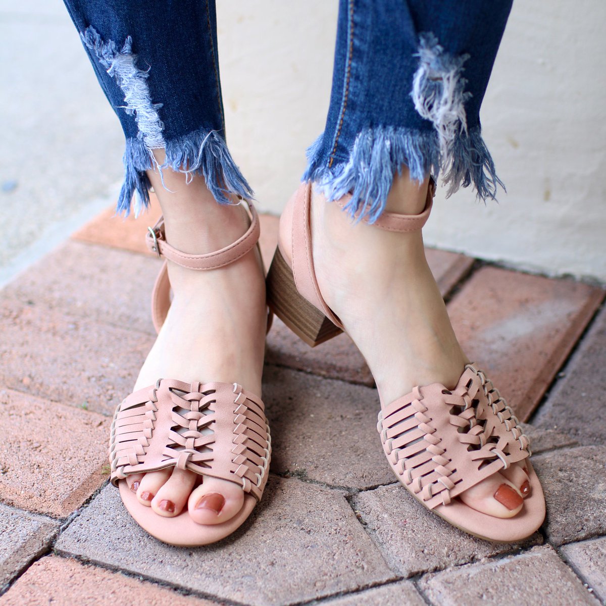 Gear up for summer with our Clearance Sale!
Buy 2 pairs get $5 off
Buy 3 pairs get $10 off
Buy 4 pairs get $20 off bit.ly/2QCI7ZX 

*Please note all shipping will be delayed until 4/1