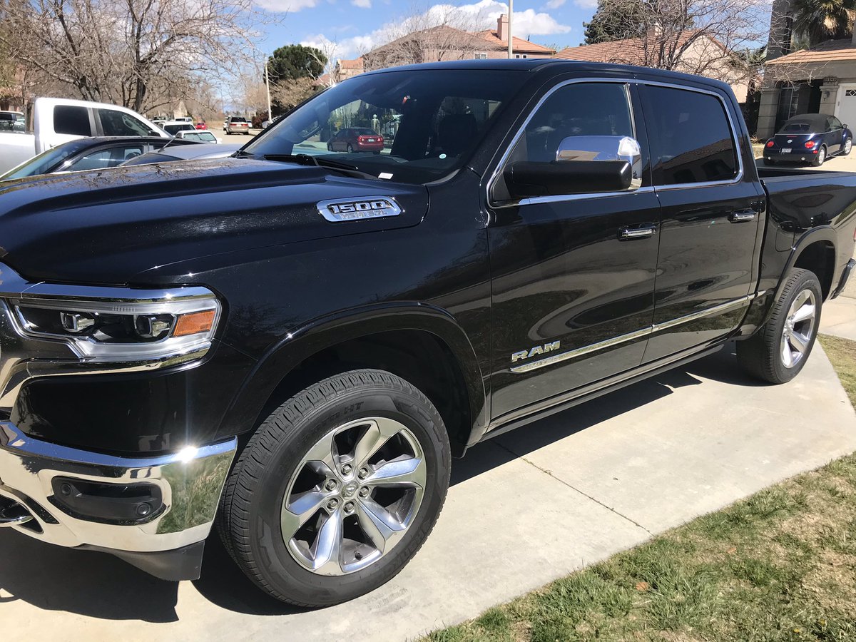 stu mundel tweet media