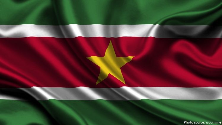 La diaspora surinamienne est importante dans le monde et la sélection pourrait s'appuyer sur elle.Selon l'Organisation internationale pour les migrations, environ 272 600 personnes originaires du Suriname vivaient dans d'autres pays, principalement aux Pays-Bas et en France.