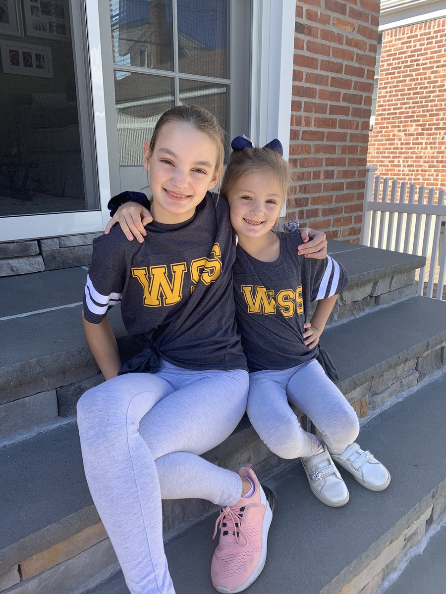 GanunLisa's tweet photo. @wsselementary #twinningsisters #weareWSSproud https://t.co/E4ZbPKOkcf