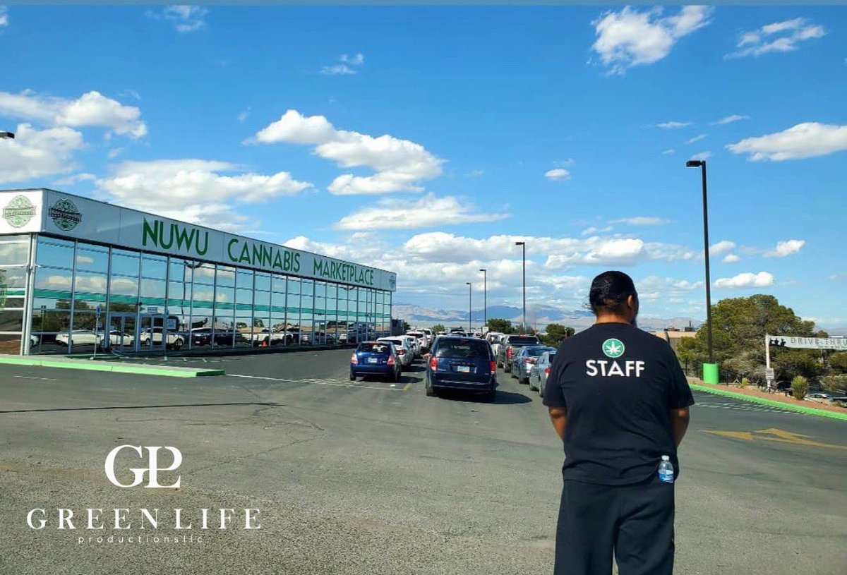 GLPNV's tweet photo. Fresh drop 🚙 drive-thru is open ‼️ @nuwu @nuwunorth_ 💪💪 #Glp #greenlifeproductions #askforGLP #dontsettle #beyondorganic #cleanmeds #cleangreencertified #certifiedkind #dempure 📸 @lockwood_jamie https://t.co/8oRu7UBOw0