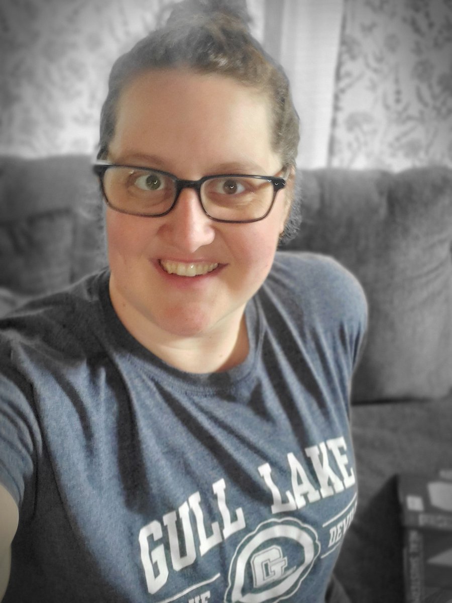 MrsConnellee's tweet photo. Playing with the 'live focus' features on my camera to take my #GLCSvirtualspiritweek picutue for the day. #newlearning Go Blue Devils! https://t.co/pxWWuw8bh1