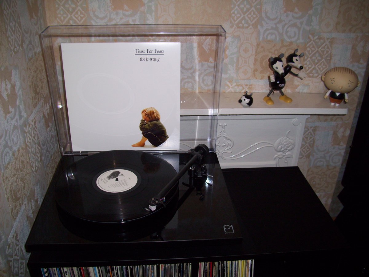 therec0rdplayer's tweet photo. Now Playing - The Hurting (1983) by Tear For Fears.

Remastered in 2014 - This is the 2019 pressing onto 175 grams of Black Vinyl.

"On my own.
  Could you ease my load?
   Could you see my pain?
    Could you please explain
     The Hurting?"

#self_isolation

@tearsforfears https://t.co/Z2YnuZCJ4W