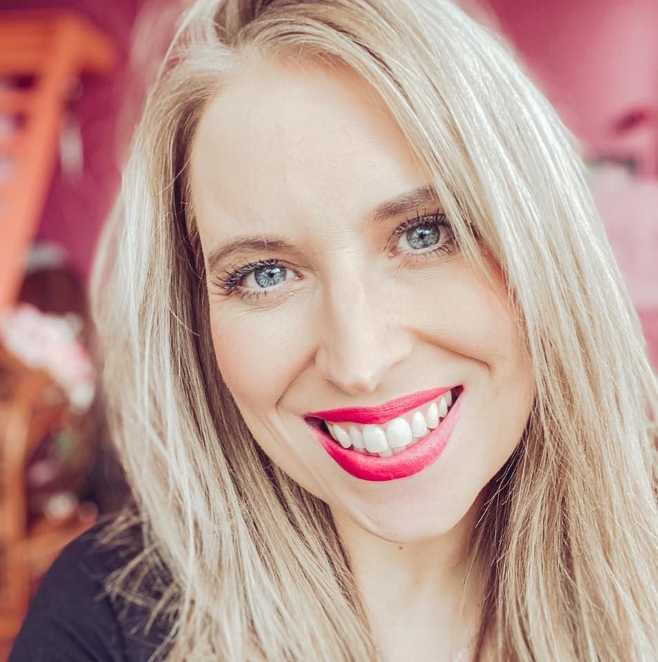 This weekend, <a href="/LilyGarlandUK/">Lily Garland</a> is our Spotlight UK Artist. Enjoy Lily's music throughout the weekend and hear her chatting to PJ on The UK Country Showcase from 12noon on Saturday and Sunday lunchtimes