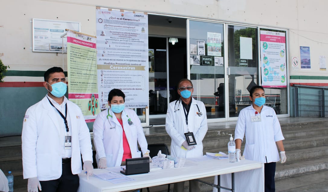 INAMI_mx's tweet photo. La titular del @INAMI_mx en #Chiapas, Yadira de los Santos, y el secretario del @SSaludChiapas, José Manuel Cruz, recorrieron los filtros sanitarios 👩🏻‍⚕🧑🏼‍⚕en el Puerto Fronterizo de #CdHidalgo, para supervisar las condiciones de sanidad ante el #COVID19. https://t.co/UY1szTNG6I