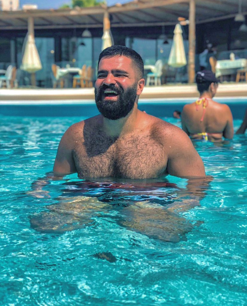 mxamla's tweet image. Wishing this was me right now!! #Corona #Covid_19 #كورونا_لبنان #خليك_في_البيت