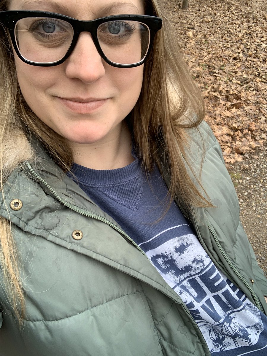 ezimmer_APS's tweet photo. Sporting my cozy GL sweatshirt under my coat for a long walk today. Missing my GL family! #GLCSvirtualspiritweek #GLCSrichland https://t.co/ddnB8jBeYj