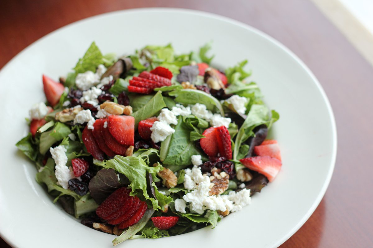 CapersCafePDX's tweet photo. Spring salad mix with fresh strawberries, walnuts, feta cheese and dried cranberries 🍓 https://t.co/v0n974D41X