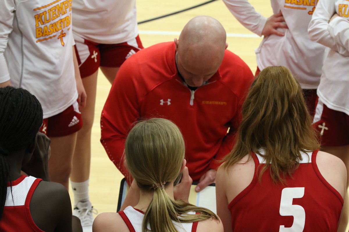 TryonTyler's tweet image. I accept the challenge @erictrudo 
Once you are nominated you have 24 hours to post a picture (or pictures) of yourself coaching, or you donate $20 to local charity. You then nominate four coaches to do so. I nominate @wilken34 @CorsonCole @CoachNel04 @hendo_kent