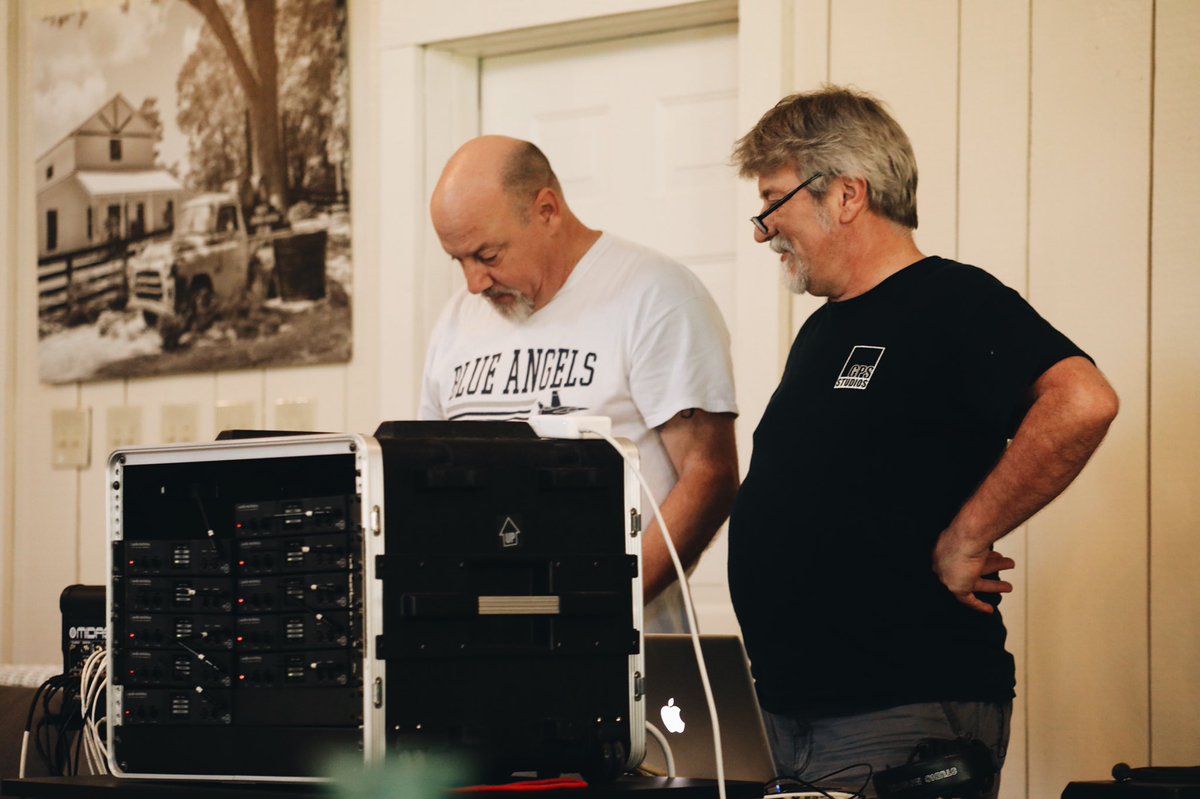 ThreeLifeChurch's tweet image. Another special online experience is coming your way this Sunday. We will be back on Facebook &amp;amp; Youtube Live at 11am. Chats will be open &amp;amp; we will be worshipping right where we are.  #churchathome #3life