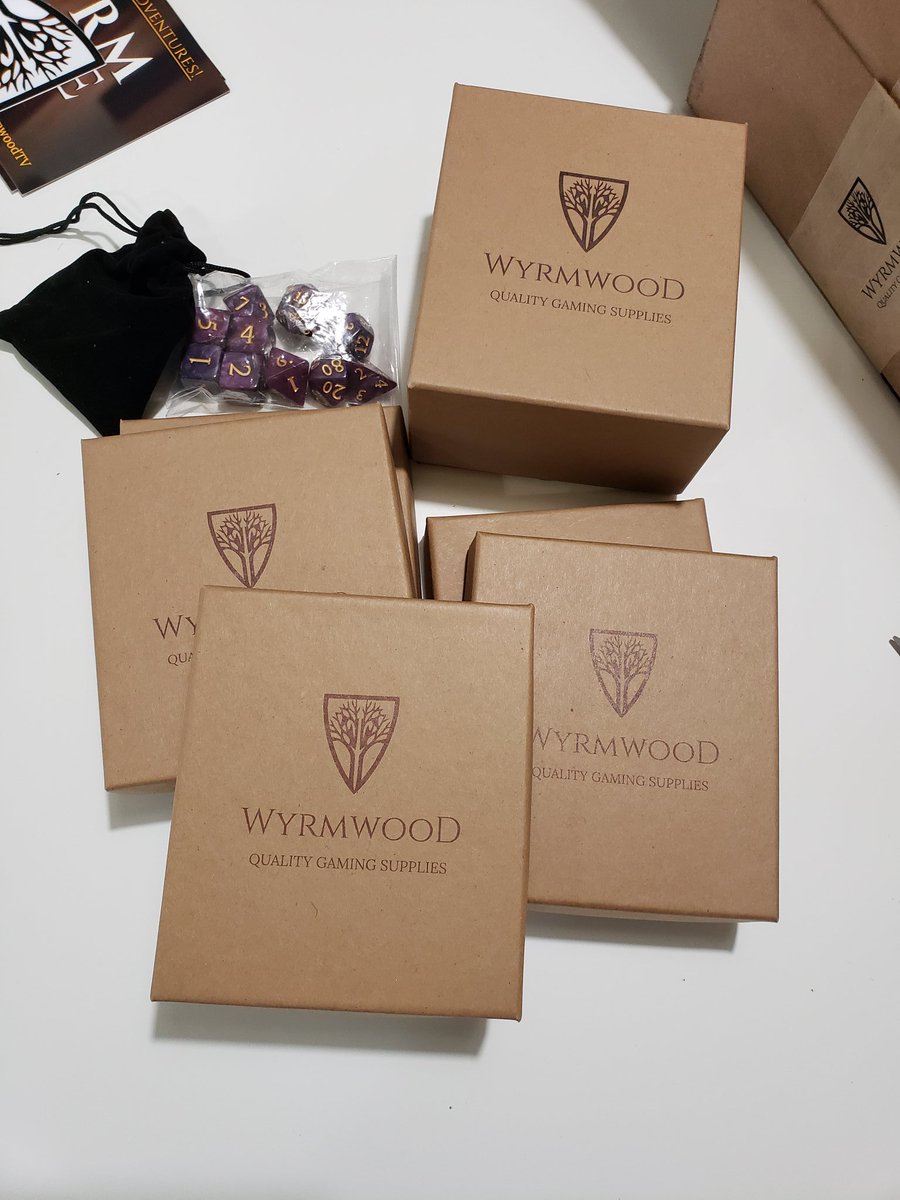 semiotickitten's tweet photo. My #wyrmwood tabletop tiles are finally here! The aromatic cedar is even more beautiful in person, but I honestly can't stand how stunning the macassar ebony Bailey Brig is 😩💖
#wyrmwood #dnd #tabletoptiles #wyrmwoodgaming https://t.co/HVWwjn2wKj