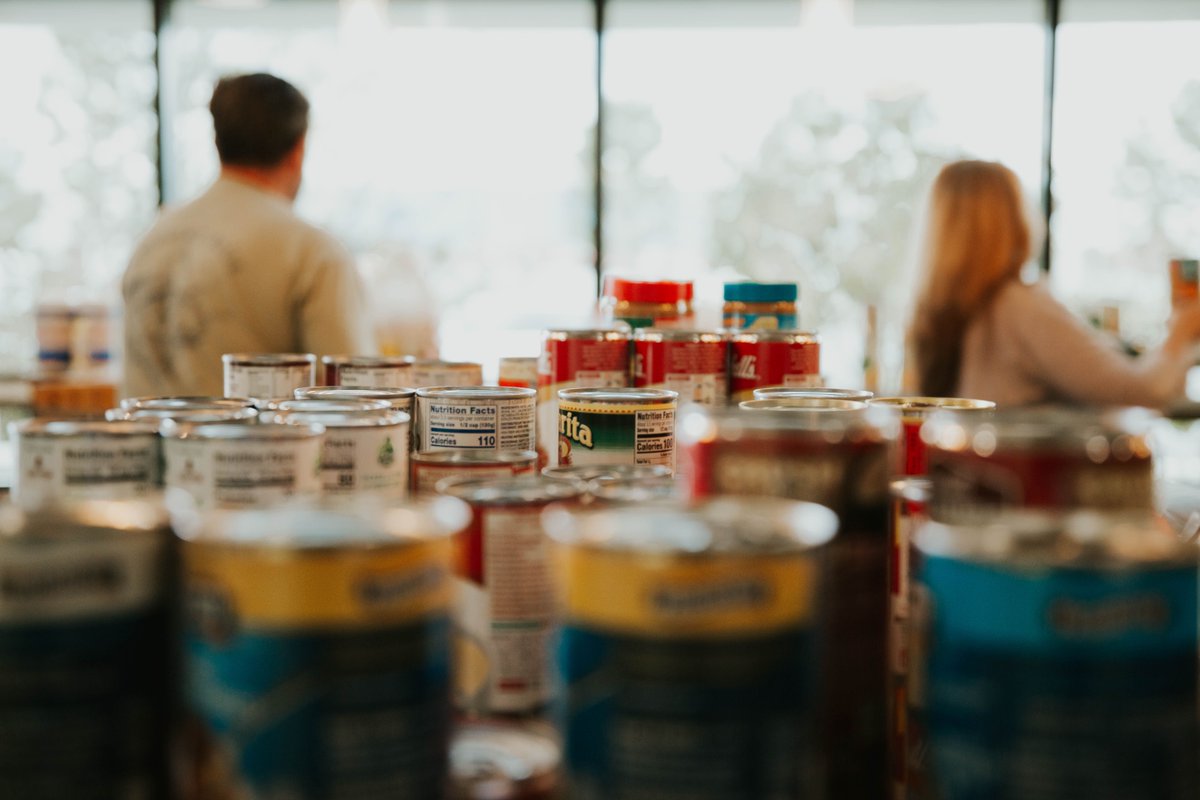 crosspointeCA's tweet photo. Did you know that Crosspointe has opened a food pantry at both our Anaheim and Ventura campuses? We're open Monday-Thursday, 8:30am-5:00pm. 

If you need help, go to https://t.co/jPphQHPTkM https://t.co/xBDDe92WGi