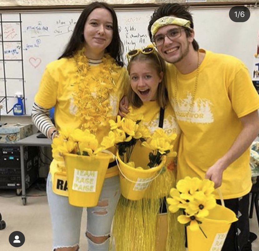 PaigeVangordon's tweet photo. Green n Gold #hpshomespirit2020 #TEAMSTAMM πππππ https://t.co/xwzQLSttuV
