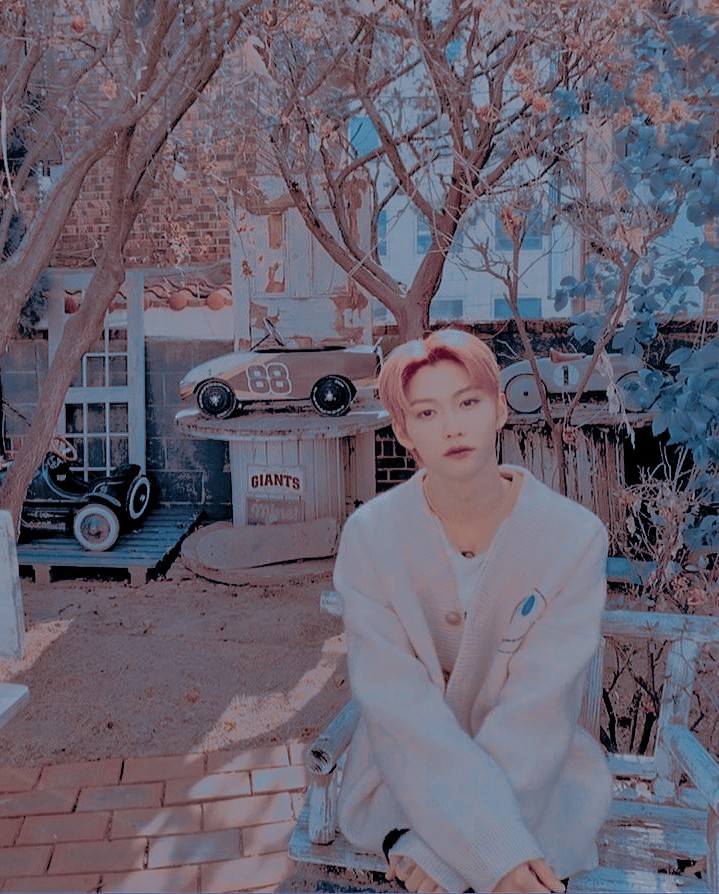 mlkyaiko's tweet photo. 一{🎂} hey there.. I noticed you seemed pretty sad, so I thought I just stop by and tell you that everything will be okay. I'm proud of you. 💗 stay strong, okay? ✨ I love you. okay,y you can keep scrolling now. 🥰💖 https://t.co/8wVpM93wCj