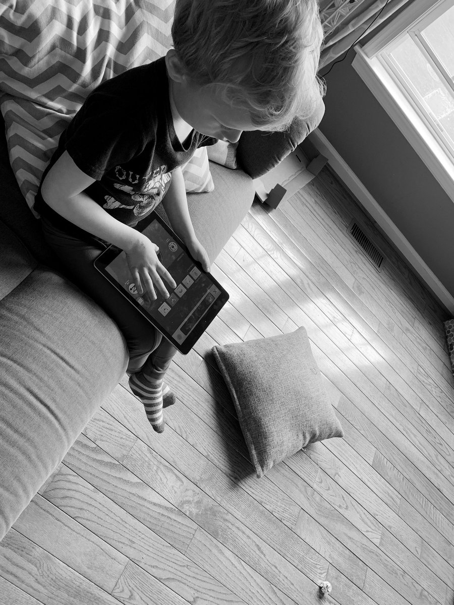 mrsjones72812's tweet photo. A pillow obstacle course for the @Ozobot while mommy got some work today! #ozobot #ozosquad #prekcoder https://t.co/lNqgUNpO7h