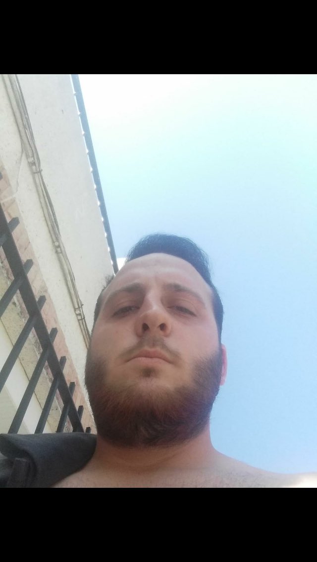 alebenitez29's tweet photo. @VictoorAG / Menba / Doble M
- un tio grande
- hizo una piscina en la Mae West
- siempre sale
- mas cariñoso que nadie
- besucon
- eey https://t.co/W81mEM6J5M