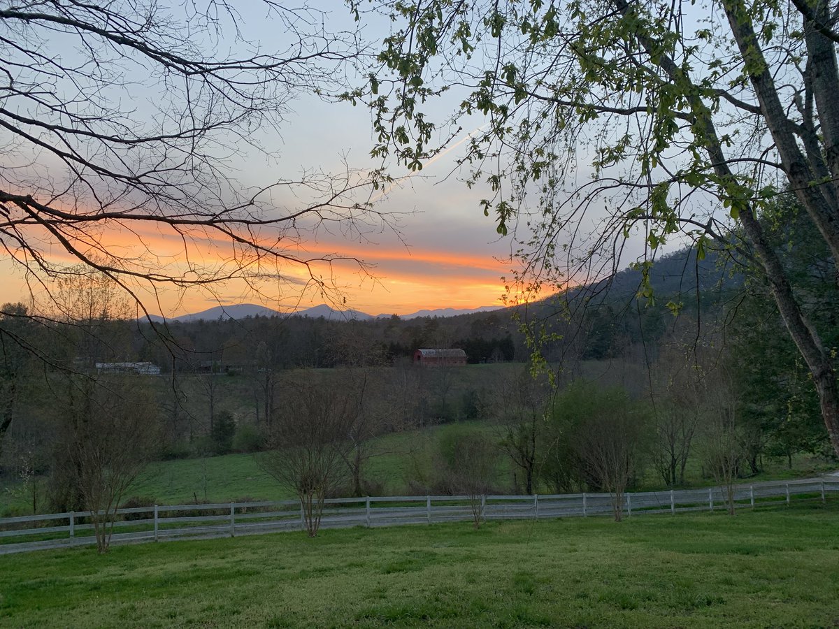 mrmarkgarrett's tweet photo. Practicing a little social distancing on the front porch this evening. Not hard to do on a night like this. @MtMitchellStPk in the distance makes for a fine view. https://t.co/FV2slRgdzI