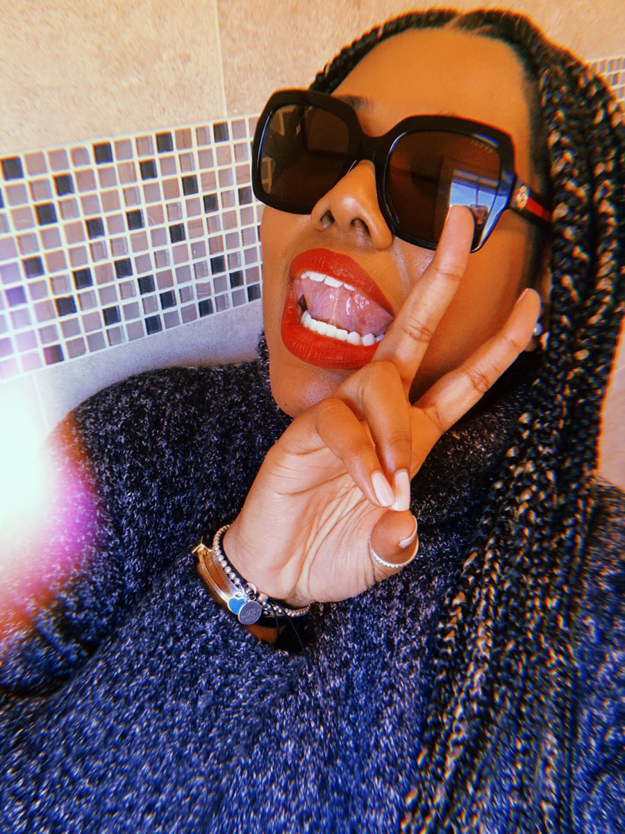 monroe_kay's tweet image. Love a good #RubyWoo moment: