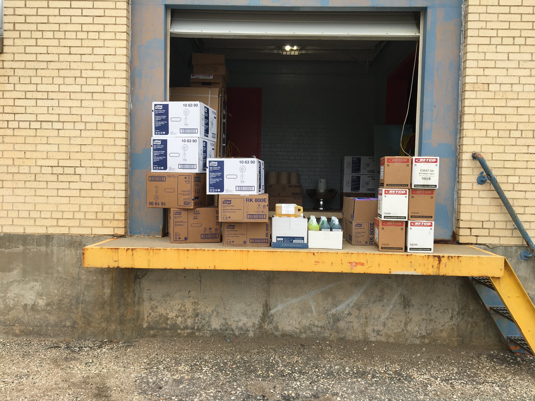 russell-usd-407-on-twitter-bethegood-usd-407-custodial-staff-is