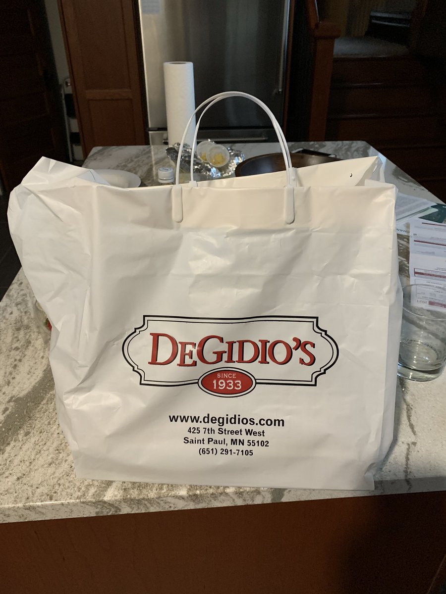 overland10's tweet photo. A bag of goodness from @DeGidios  It is great to support local and enjoy some tasty food.  Cheers. https://t.co/0Ne4PVIYIy