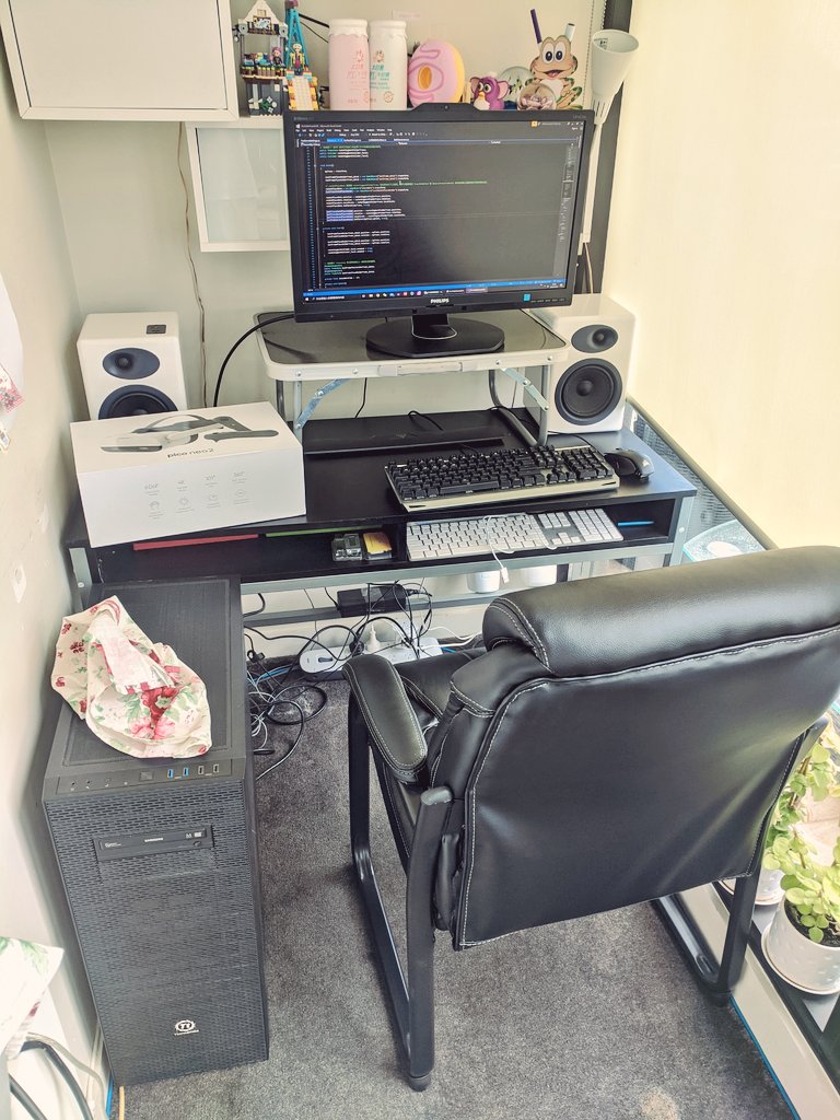 Liuyang6141's tweet image. Now sharing table with my daughter #StayHomeAustralia #StayAtHomeAndStaySafe #vrdeveloper #gamedev #vfcgame #vrdev