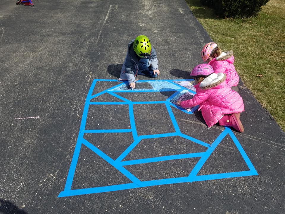 In celebration of <a href="/Maercker60PTA/">Maercker PTA</a> VSW I have compiled a list of ART DAY activities. I shared with Ss via <a href="/Seesaw/">Seesaw</a>, now you can see too! I ❤️ sidewalk chalk projects.  Pictured is a glimpse of a Mosaic Math project! Thanks <a href="/PasquaMusic/">Valerie Pasqua</a> !! #d60learns

docs.google.com/document/d/1in…