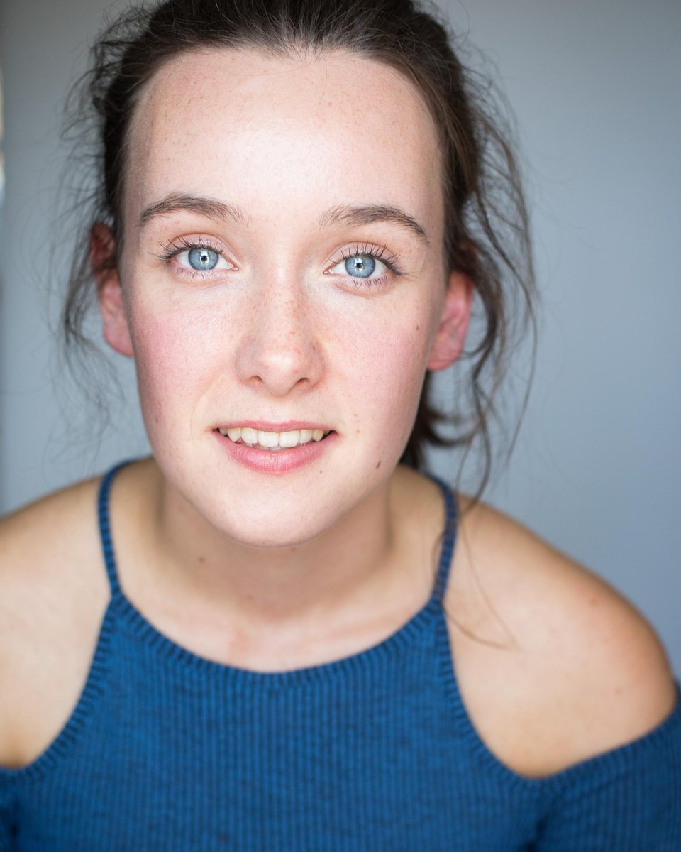 ShackArtists's tweet photo. And a way to wrap up the week - welcome to Lanchashire lass and some Irish too @E15actingschool

 #East15 #uk2020grad @CaoifeT

 - excellent physical skills and creative mind @DUSK_Ensemble

 Welcome Caoife! 

https://t.co/eBAXWZK9UA https://t.co/TsYdbpzgxi