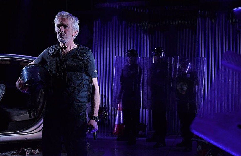 53two's tweet photo. As it's #WorldTheatreDay, we're remembering our first shows in the arches produced by our @MAPlatform. The first full-length show was the ace #WhenBothSidesSurrender - a Mancunian mash-up in verse, on the 2011 #Manchester riots (Age 12+) WATCH IT: ➡️https://t.co/ZBkf0tr9yL 💜💙 https://t.co/KhPo8SFsJi