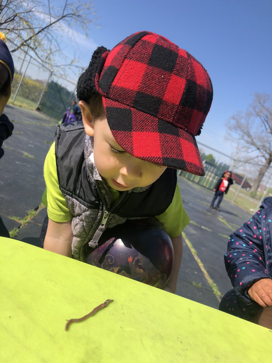 While we were playing  outside, the kids found a worm! It was a great Time to teach our toddlers about decomposers! #suffolk #virginia #daycare #uniquelittlehands #education #learning #worms #decomposers