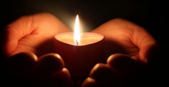 mrocio69's tweet photo. @anarosaq @mrocio69 
VELATORIO ENTRE TODOS Propuesta de que además de aplausos a las 20.00h a nuestros heroes. A las 22.00 apaguemos nuestras luces y encendamos una vela 5 minutos, por los que se han ido y se iran. Acompañemos su adios e iluminemos su camino.
 Pasemoslo!! https://t.co/ofHZ6ZWJ2M
